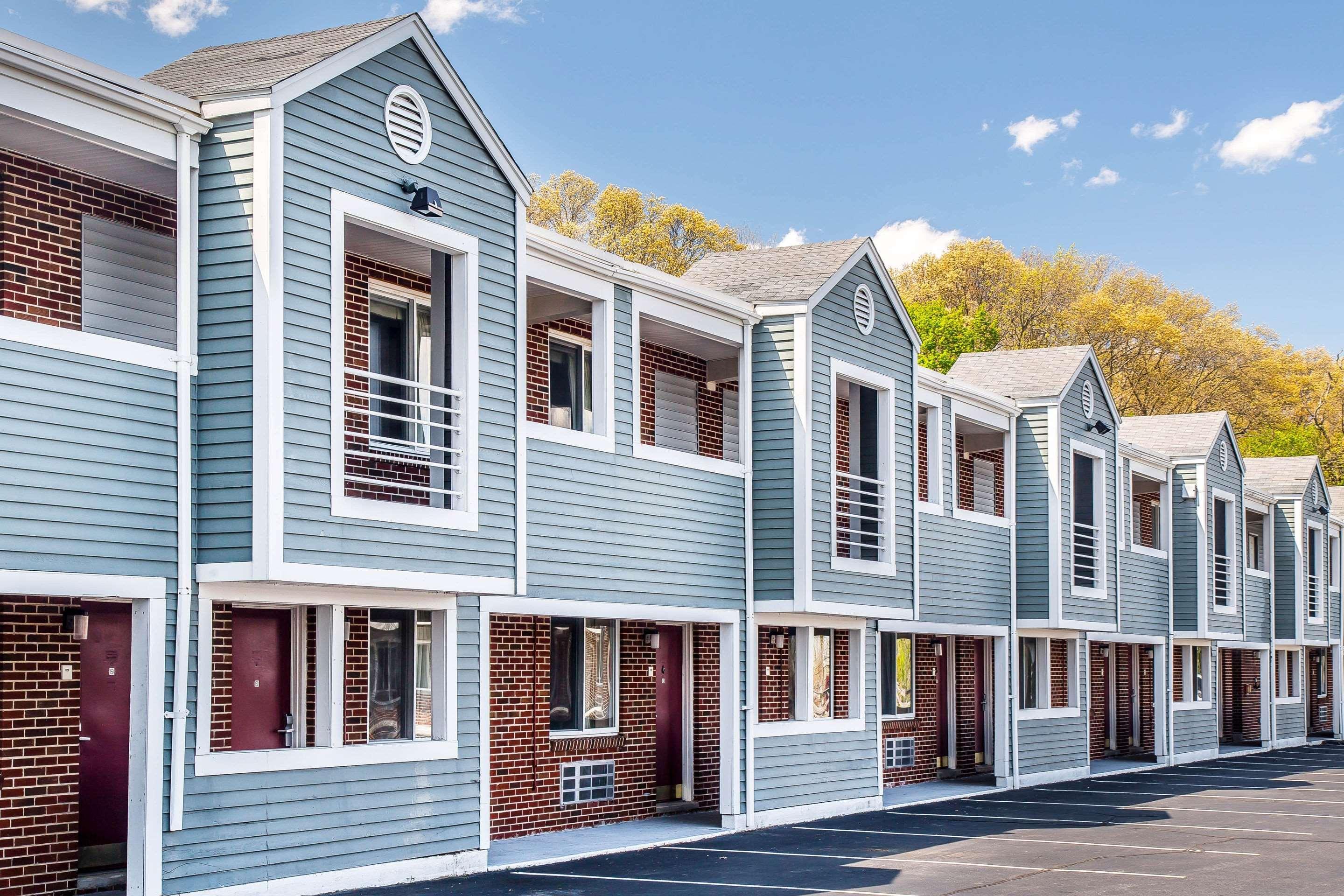 Econo Lodge Cranston - Providence Exterior photo